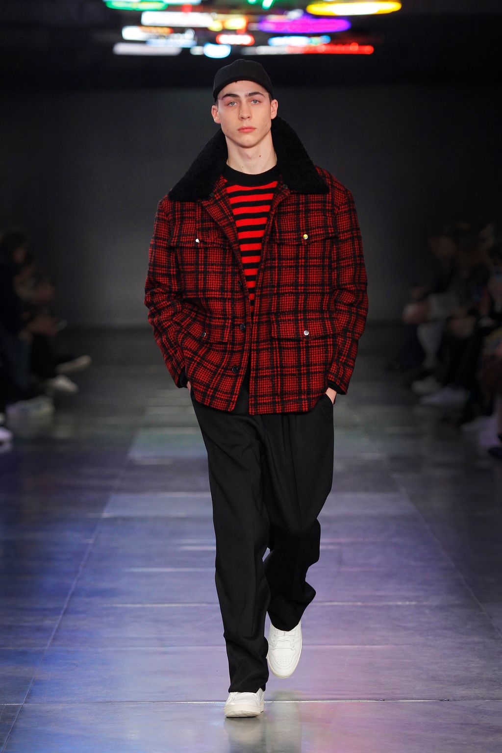 Fashion Week Paris Fall/Winter 2017 look 33 from the Ami collection menswear