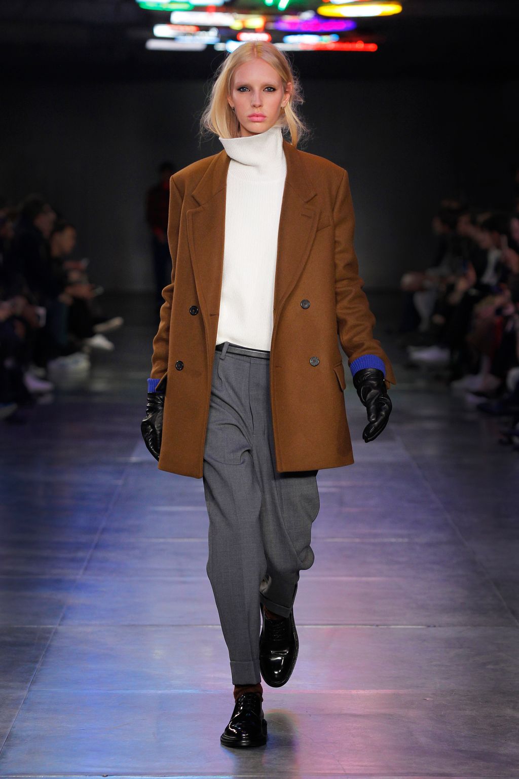 Fashion Week Paris Fall/Winter 2017 look 37 from the Ami collection menswear