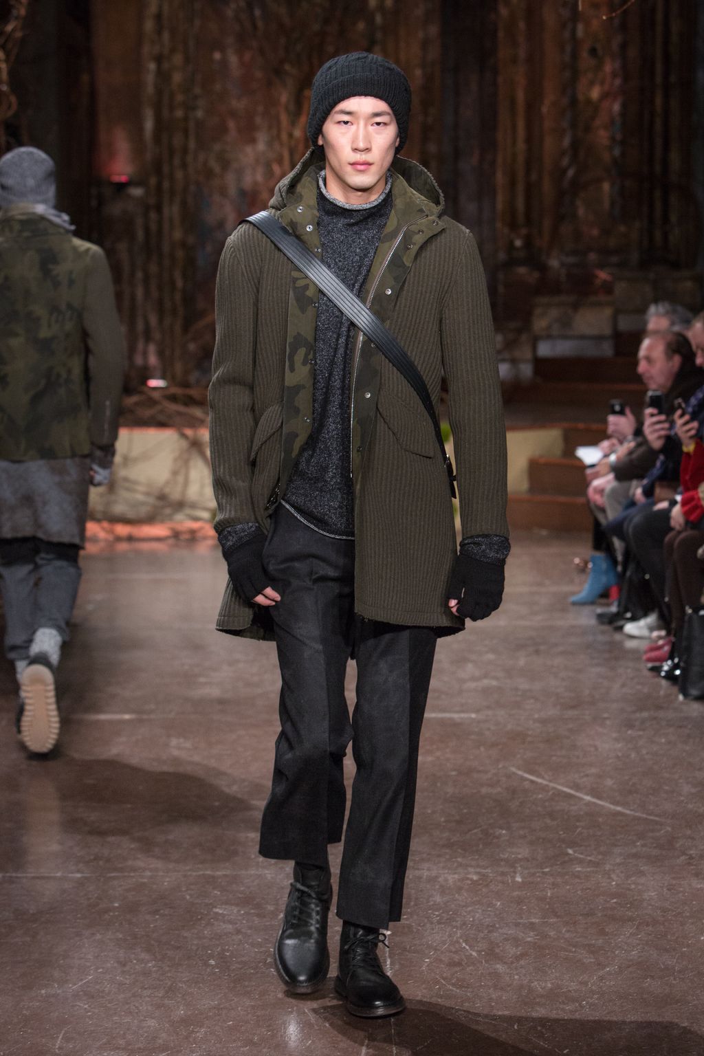 Fashion Week New York Fall/Winter 2018 look 7 from the John Varvatos collection 男装
