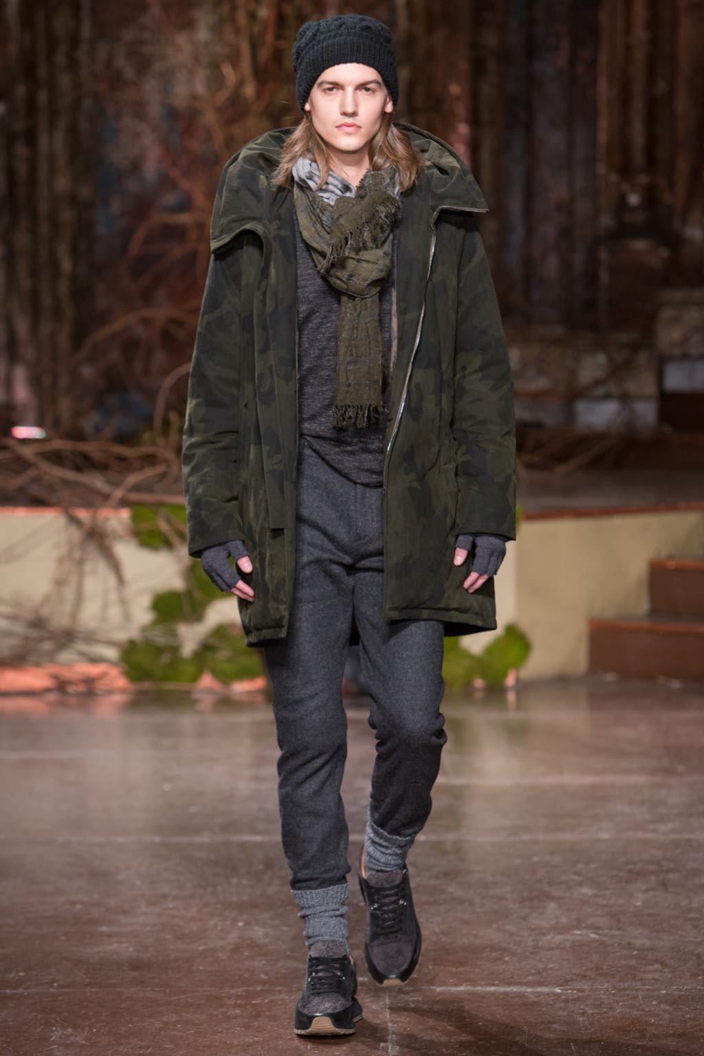 Fashion Week New York Fall/Winter 2018 look 8 from the John Varvatos collection 男装