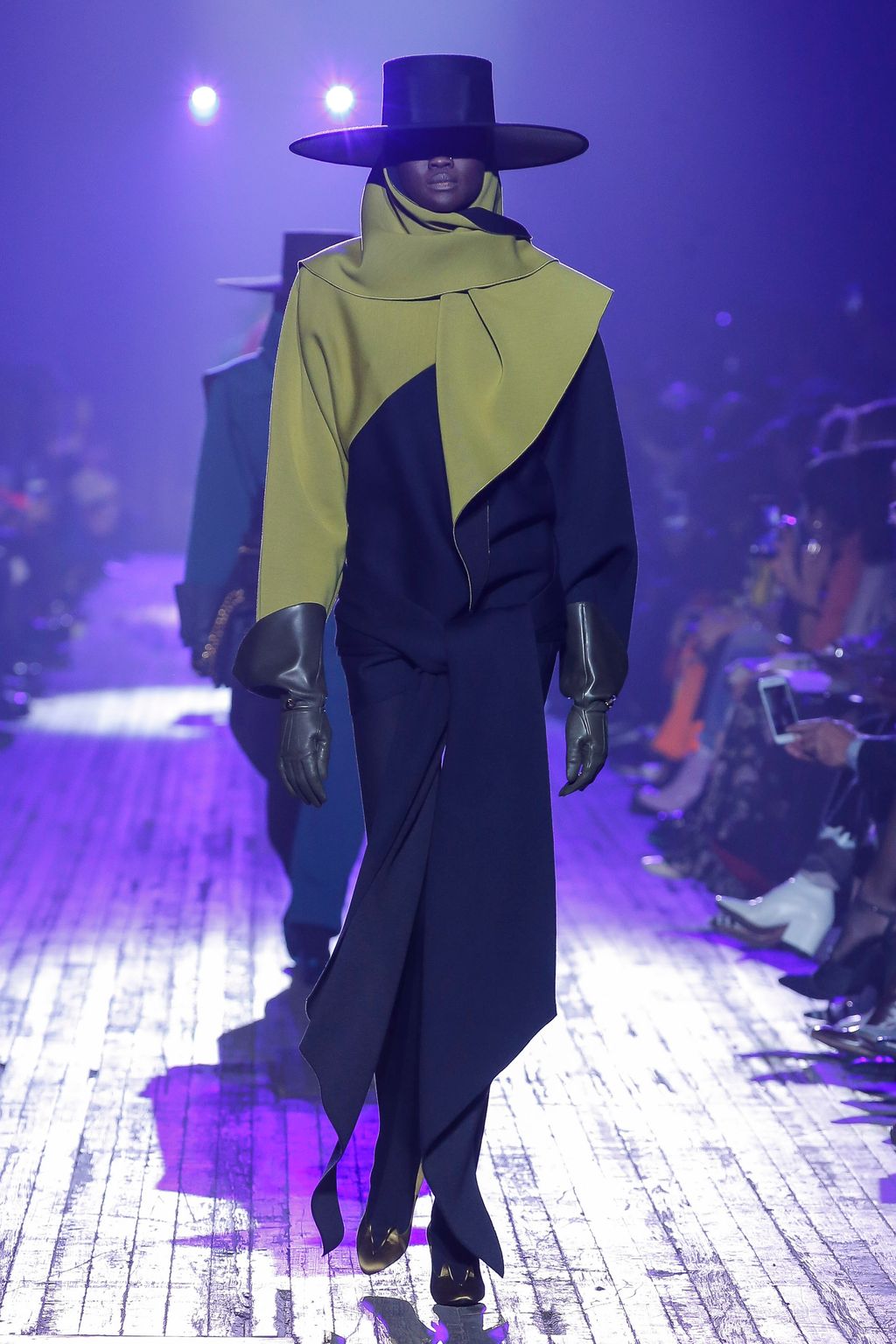 Fashion Week New York Fall/Winter 2018 look 30 from the Marc Jacobs collection womenswear