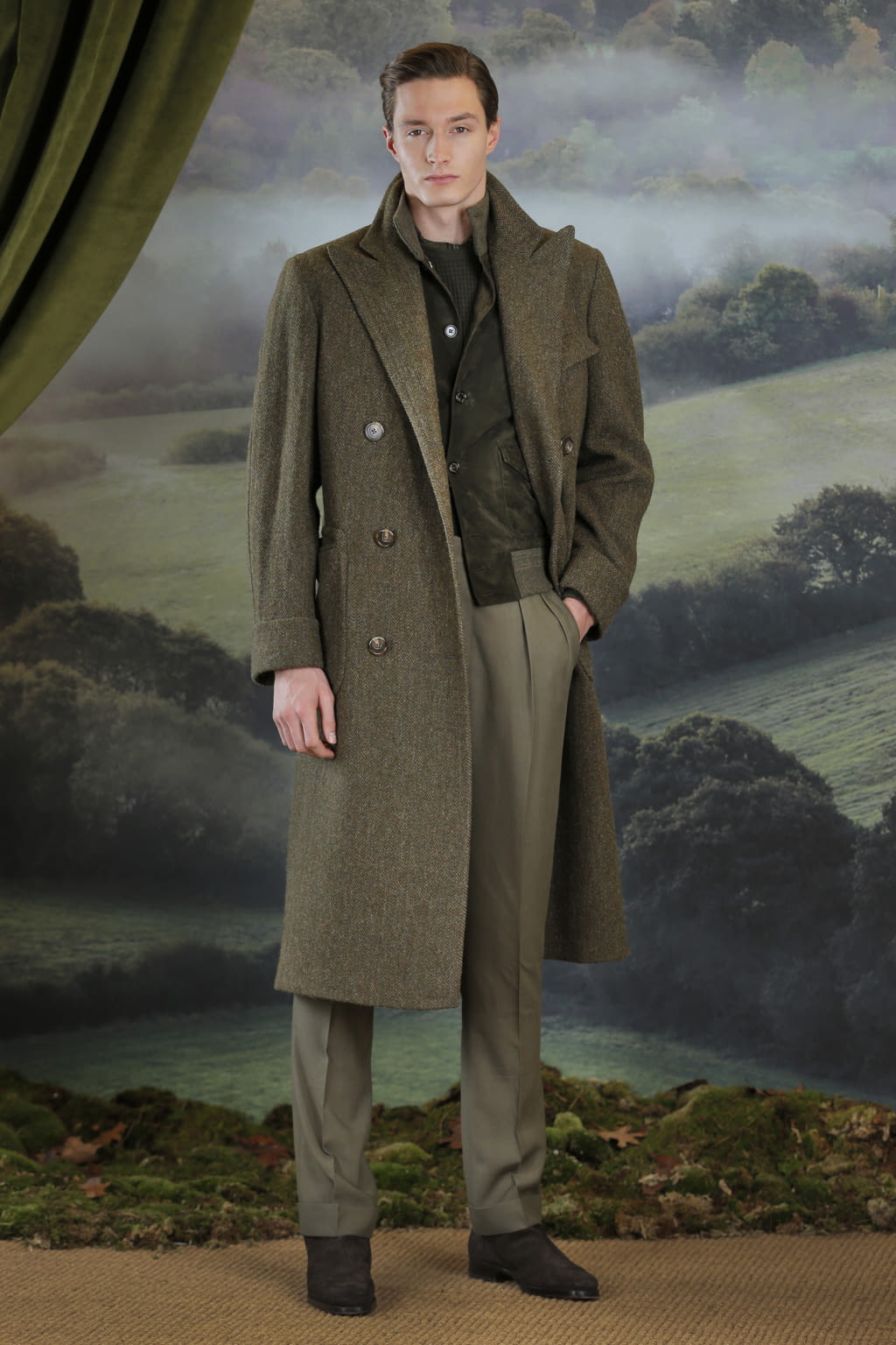 Fashion Week Milan Fall/Winter 2018 look 14 from the Ralph Lauren Purple Label collection menswear