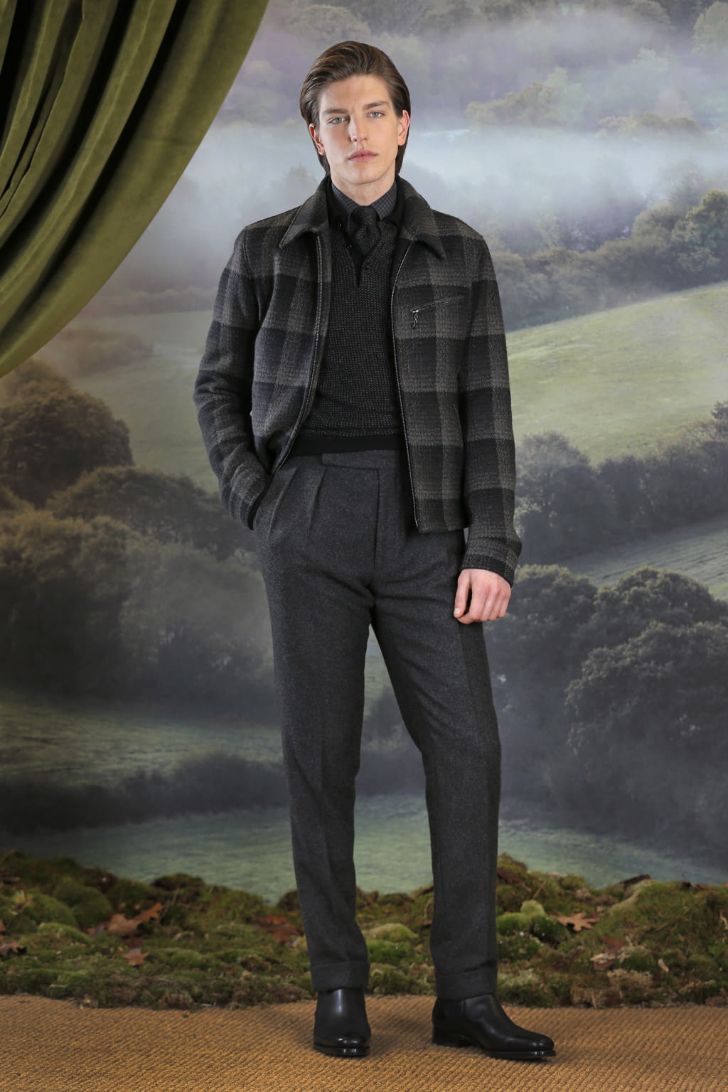 Fashion Week Milan Fall/Winter 2018 look 28 from the Ralph Lauren Purple Label collection 男装