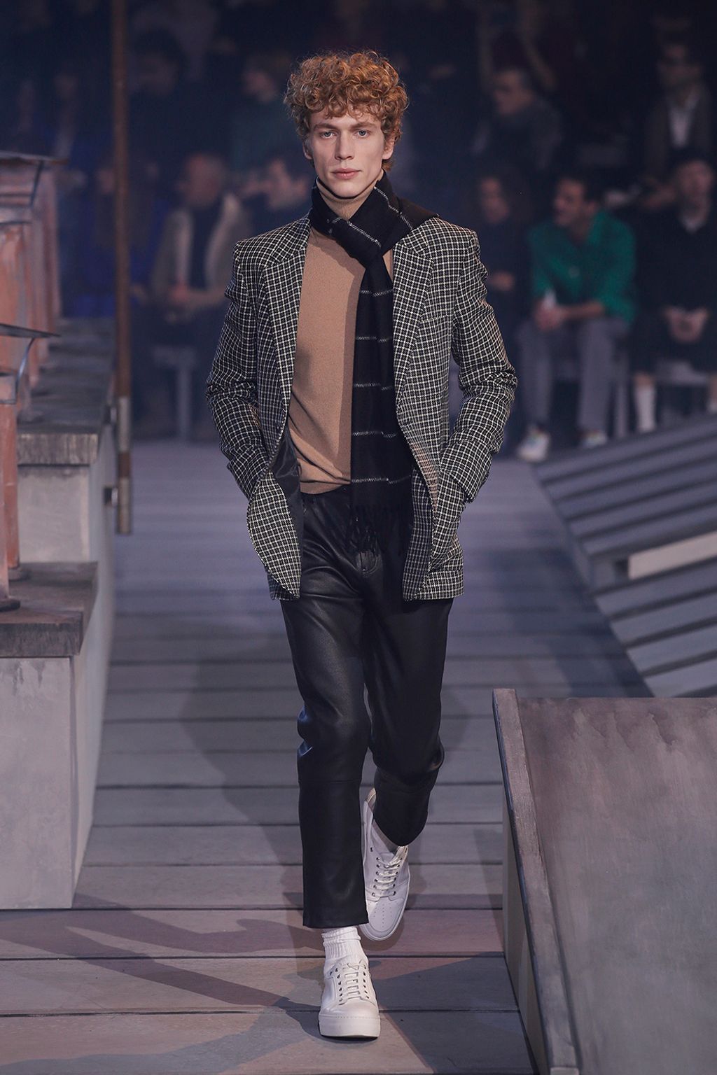 Fashion Week Paris Fall/Winter 2018 look 6 from the Ami collection 男装