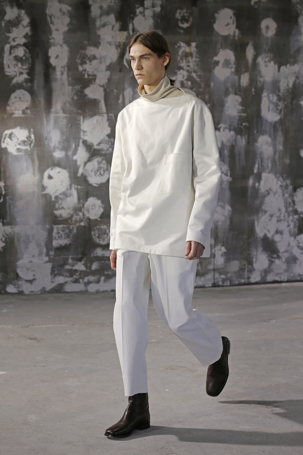Fashion Week Paris Fall/Winter 2018 look 3 from the Lemaire collection menswear