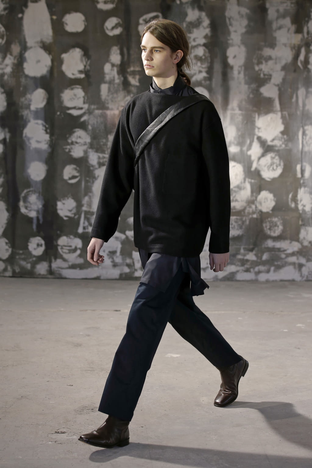 Fashion Week Paris Fall/Winter 2018 look 7 from the Lemaire collection menswear