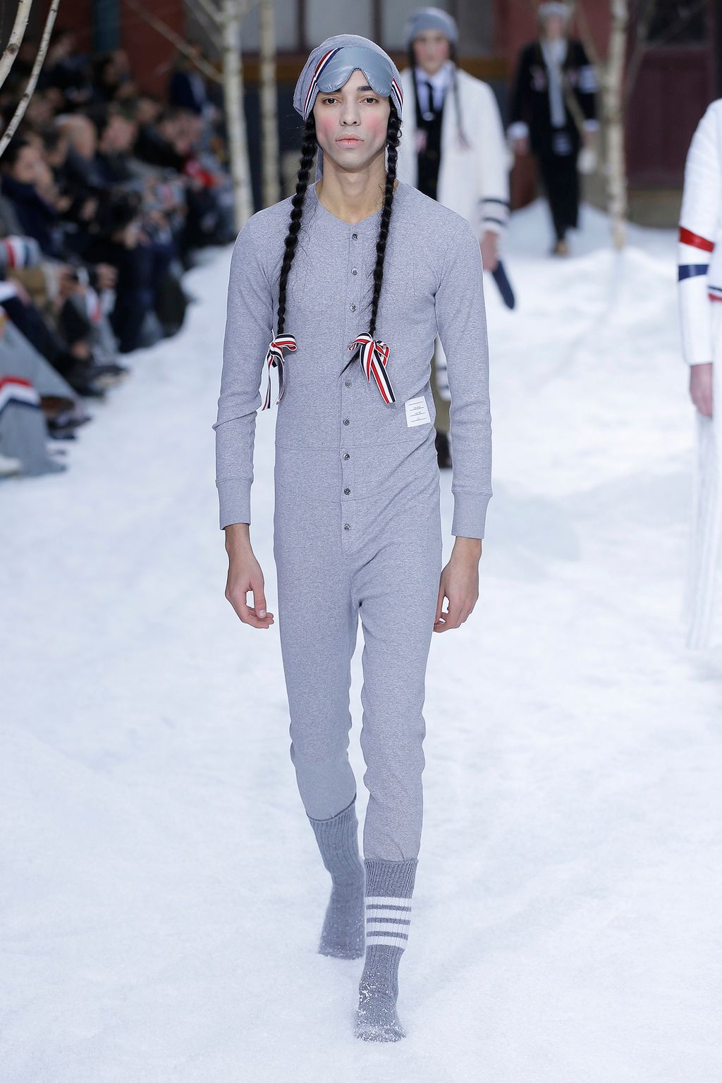 Fashion Week Paris Fall/Winter 2018 look 32 from the Thom Browne collection 男装