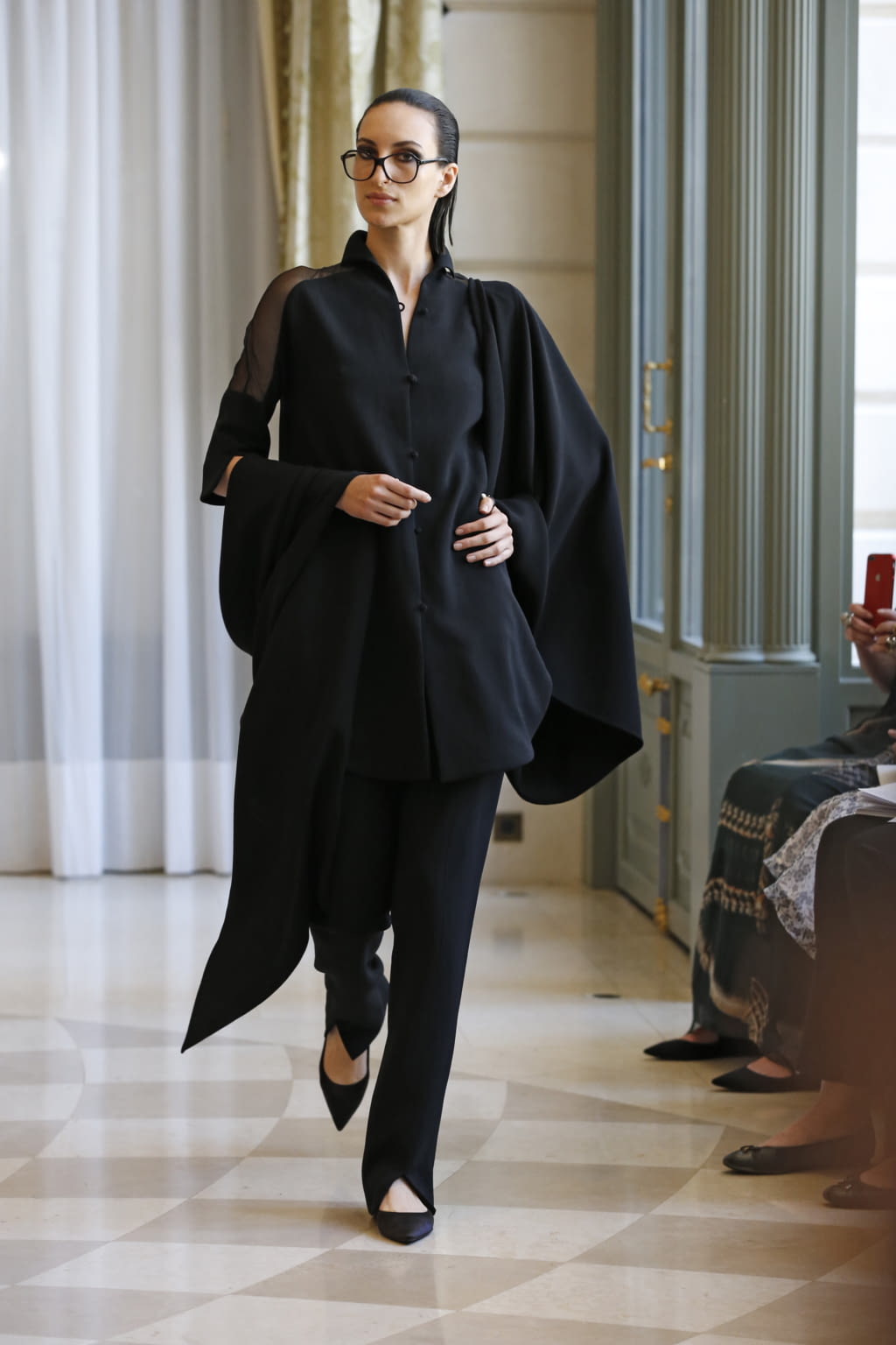 Fashion Week Paris Fall/Winter 2019 look 2 from the R331 collection couture