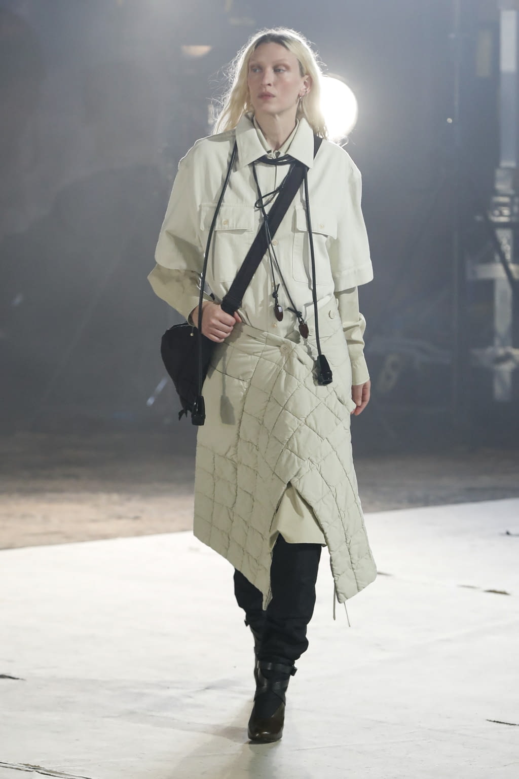 Fashion Week Paris Fall/Winter 2022 look 3 from the Lemaire collection menswear