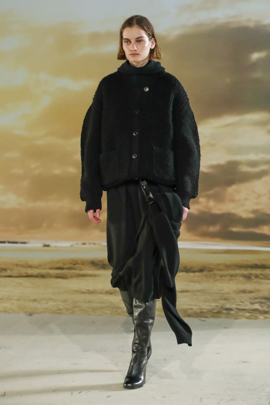 Fashion Week Paris Fall/Winter 2022 look 15 from the Lemaire collection menswear