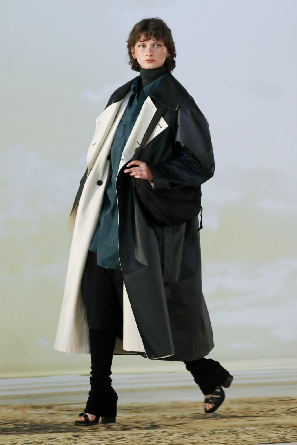 Fashion Week Paris Fall/Winter 2022 look 31 de la collection Lemaire menswear