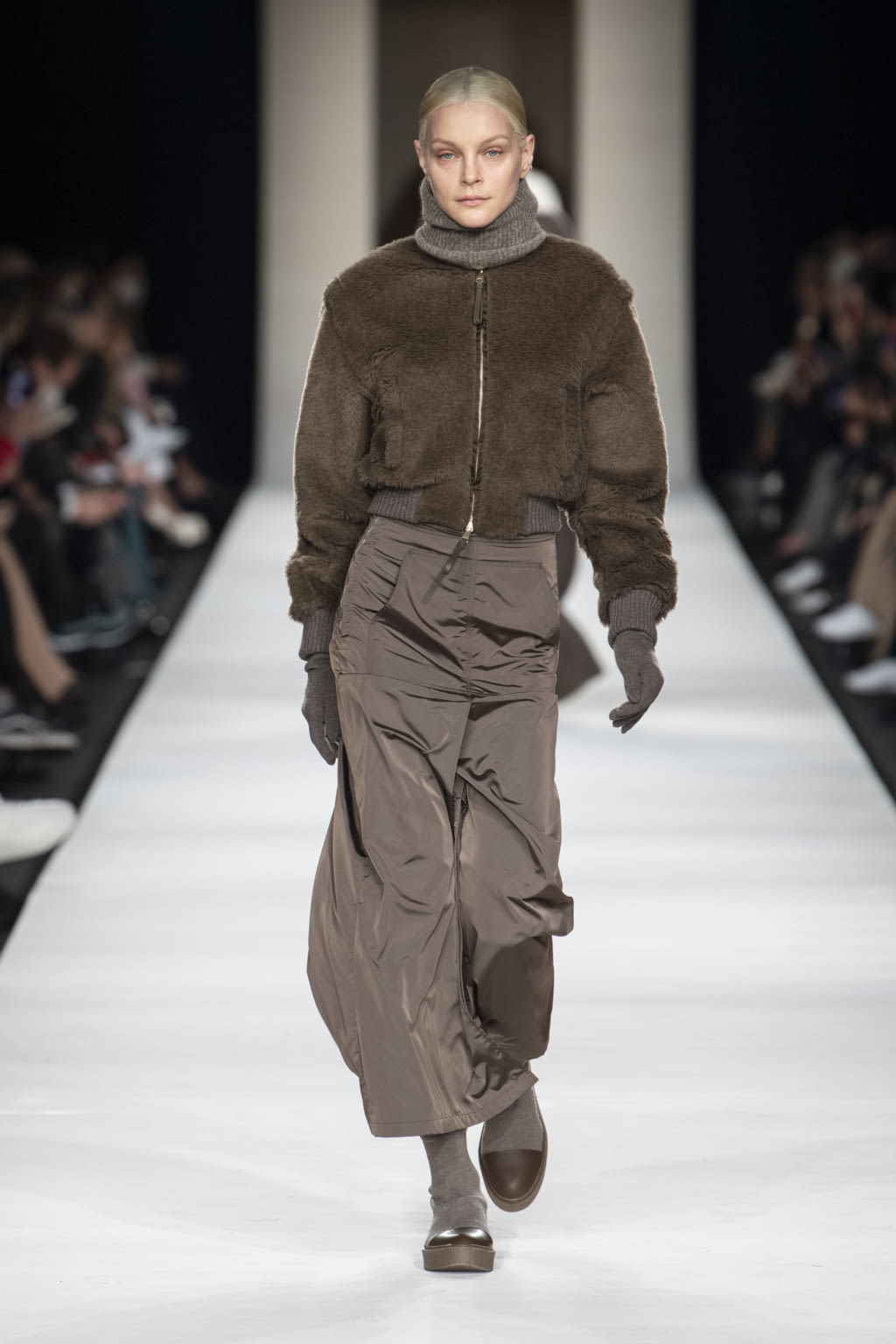 Fashion Week Milan Fall/Winter 2022 look 3 from the Max Mara collection 女装