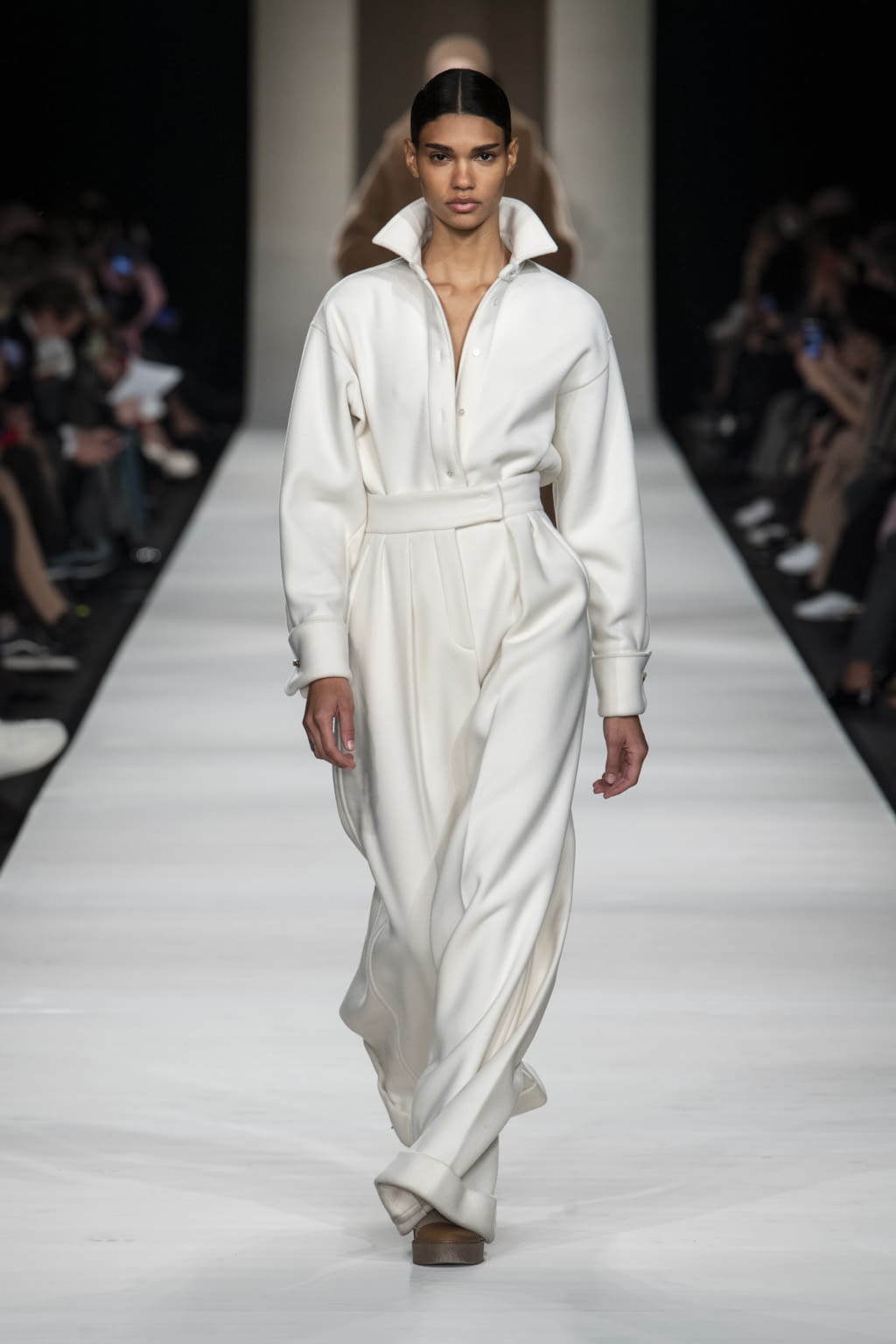 Fashion Week Milan Fall/Winter 2022 look 5 from the Max Mara collection womenswear