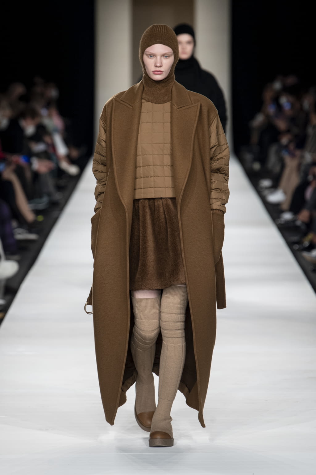 Fashion Week Milan Fall/Winter 2022 look 14 from the Max Mara collection 女装