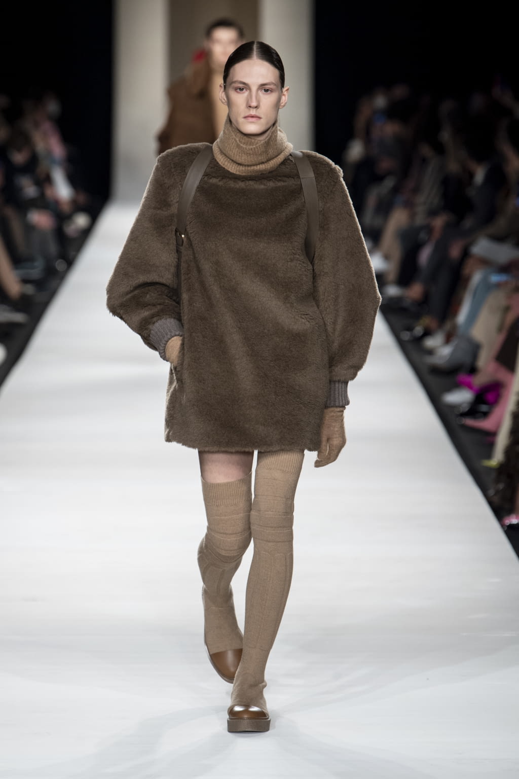 Fashion Week Milan Fall/Winter 2022 look 19 from the Max Mara collection 女装