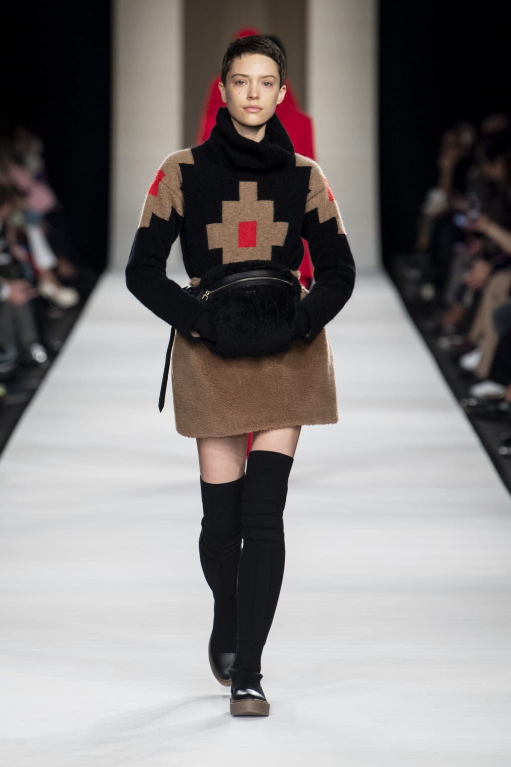 Fashion Week Milan Fall/Winter 2022 look 21 from the Max Mara collection 女装