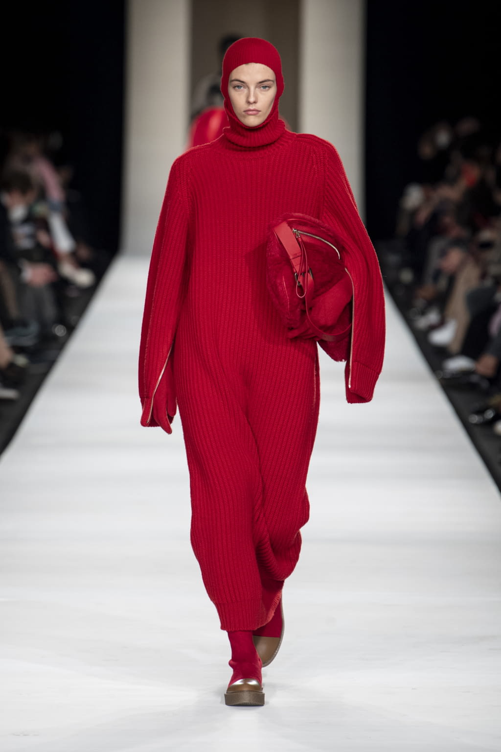 Fashion Week Milan Fall/Winter 2022 look 23 from the Max Mara collection 女装