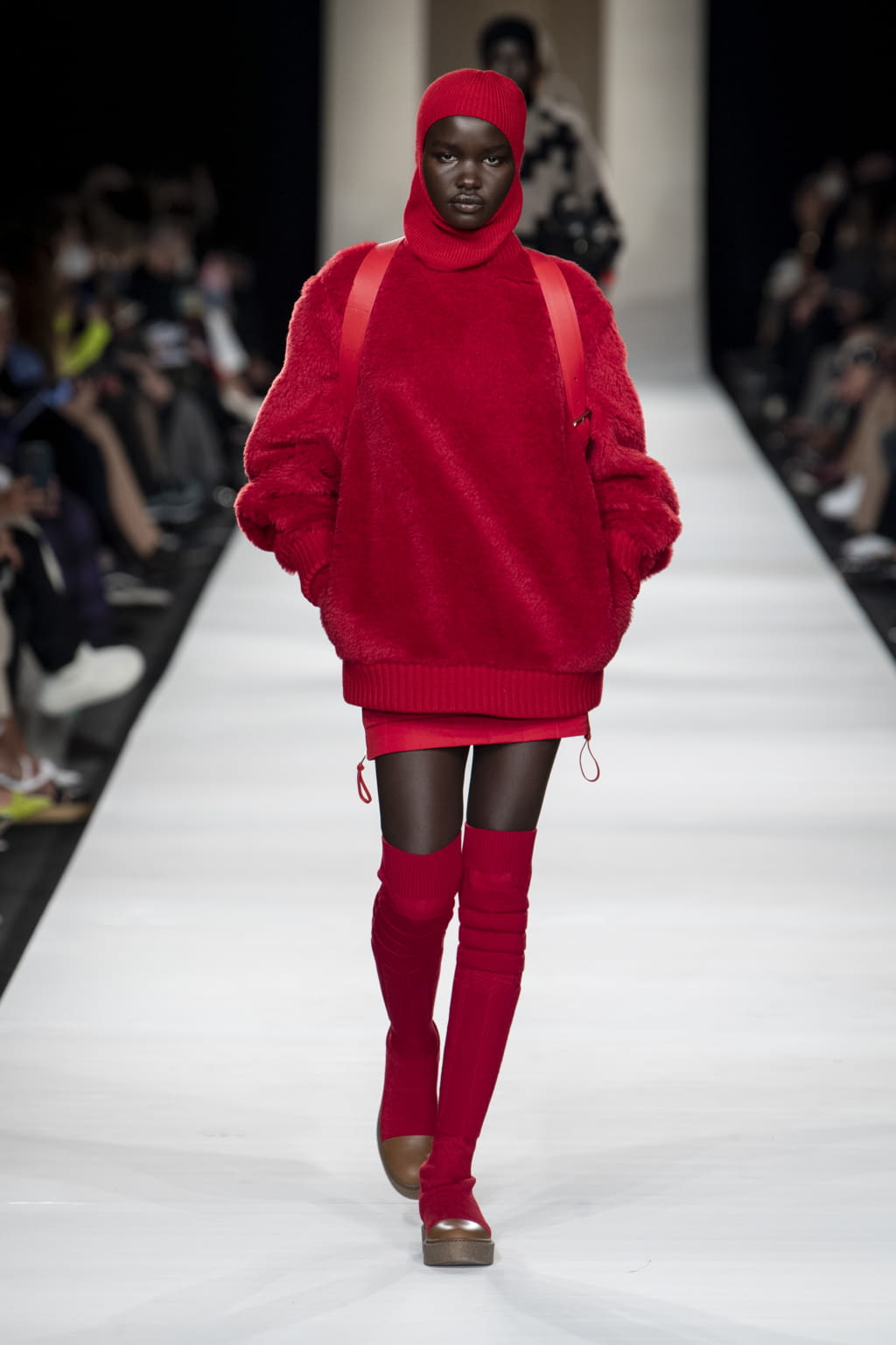 Fashion Week Milan Fall/Winter 2022 look 24 from the Max Mara collection womenswear