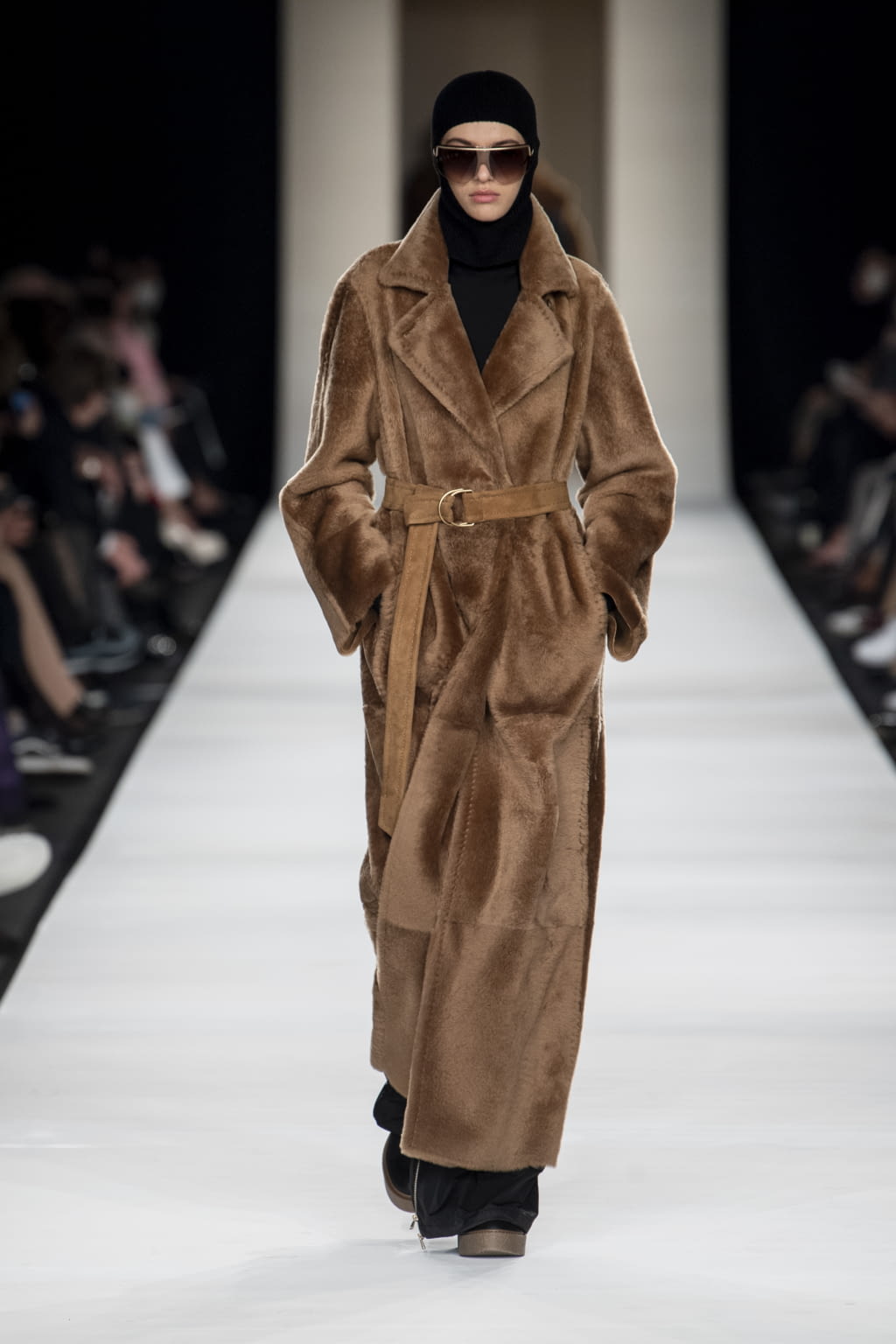 Fashion Week Milan Fall/Winter 2022 look 29 from the Max Mara collection 女装