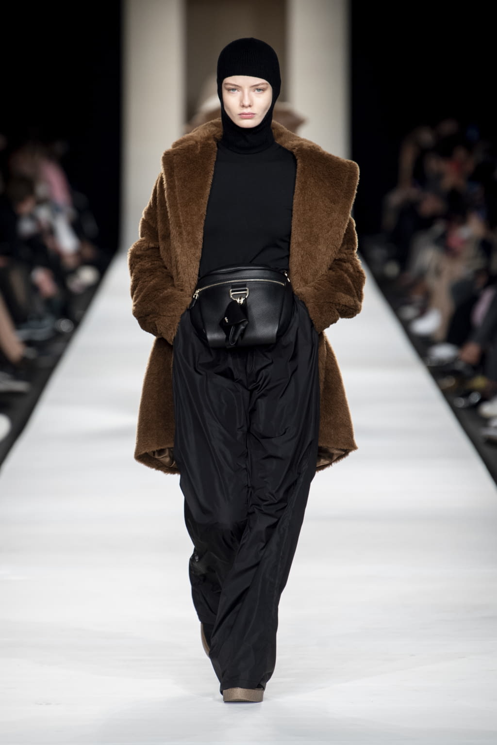 Fashion Week Milan Fall/Winter 2022 look 31 from the Max Mara collection 女装