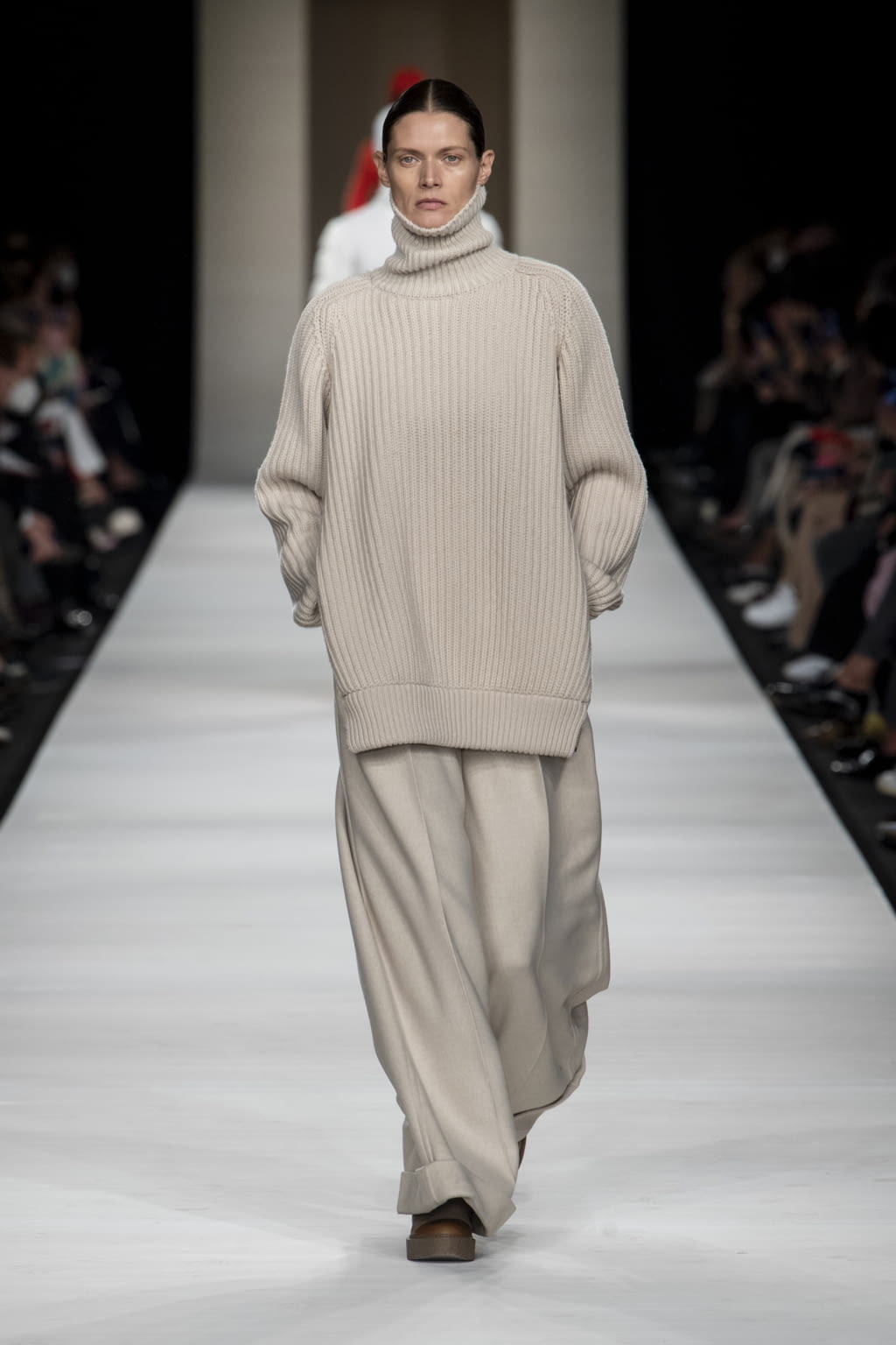 Fashion Week Milan Fall/Winter 2022 look 34 from the Max Mara collection womenswear