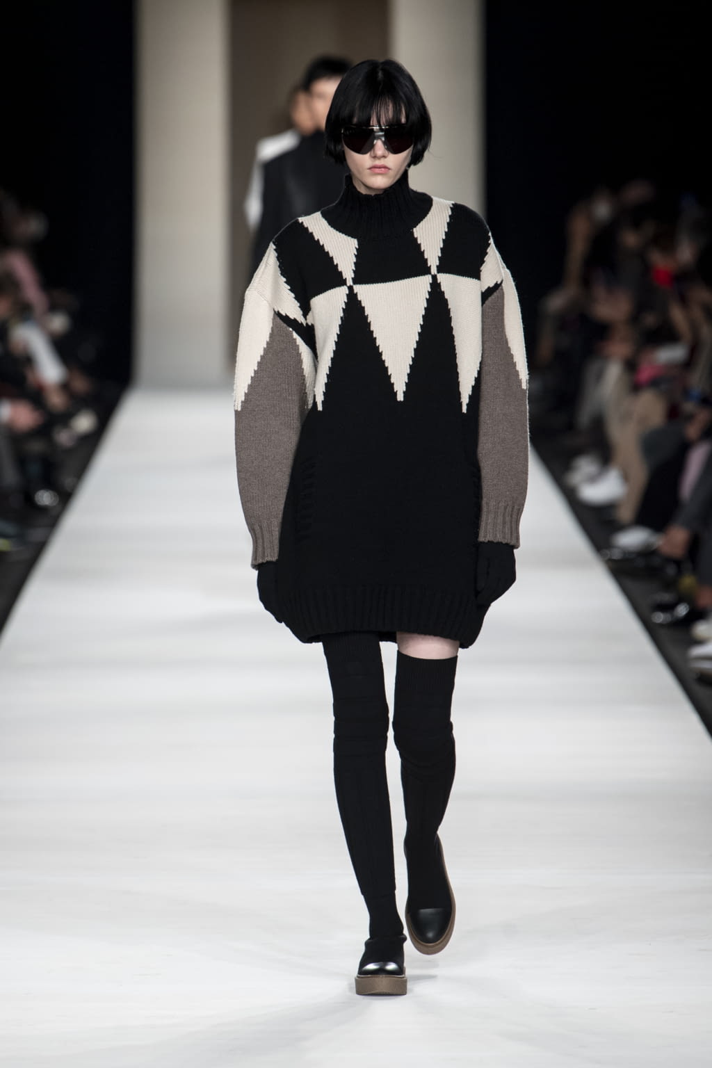 Fashion Week Milan Fall/Winter 2022 look 39 from the Max Mara collection womenswear