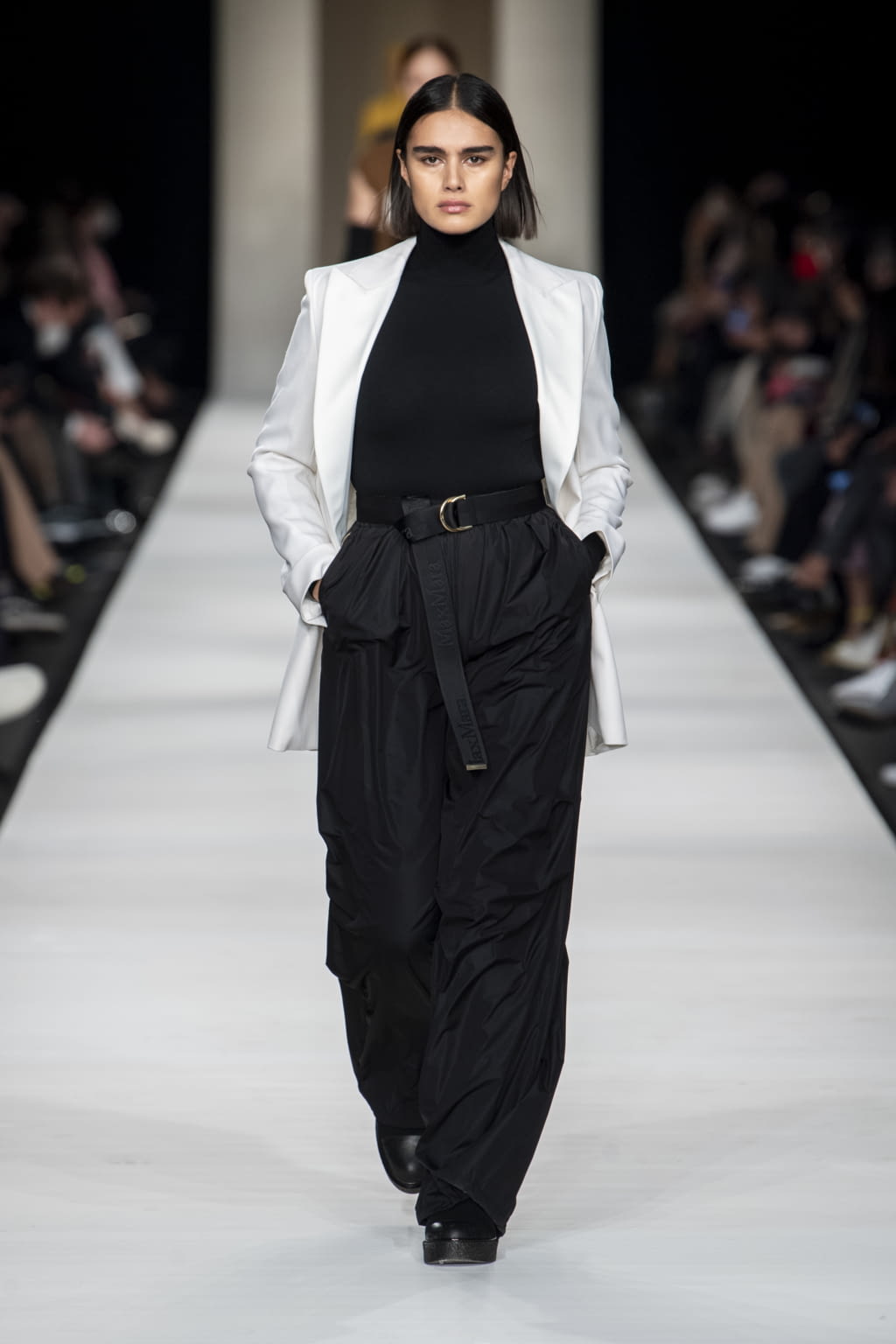 Fashion Week Milan Fall/Winter 2022 look 41 from the Max Mara collection womenswear