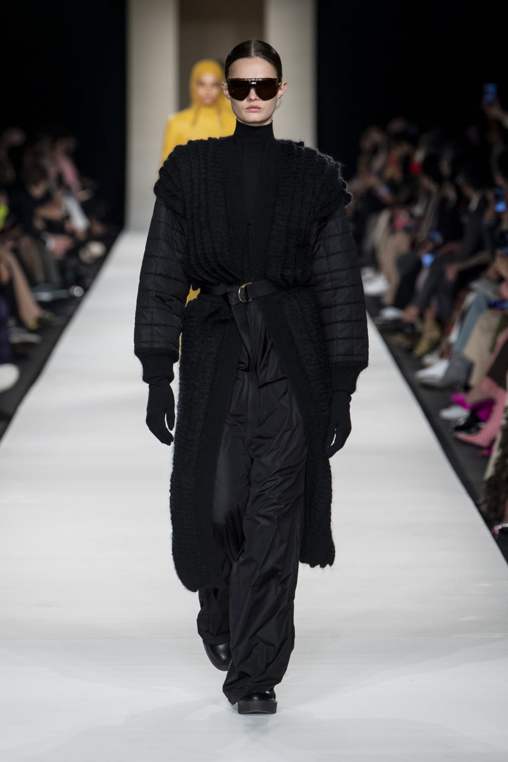Fashion Week Milan Fall/Winter 2022 look 43 from the Max Mara collection 女装