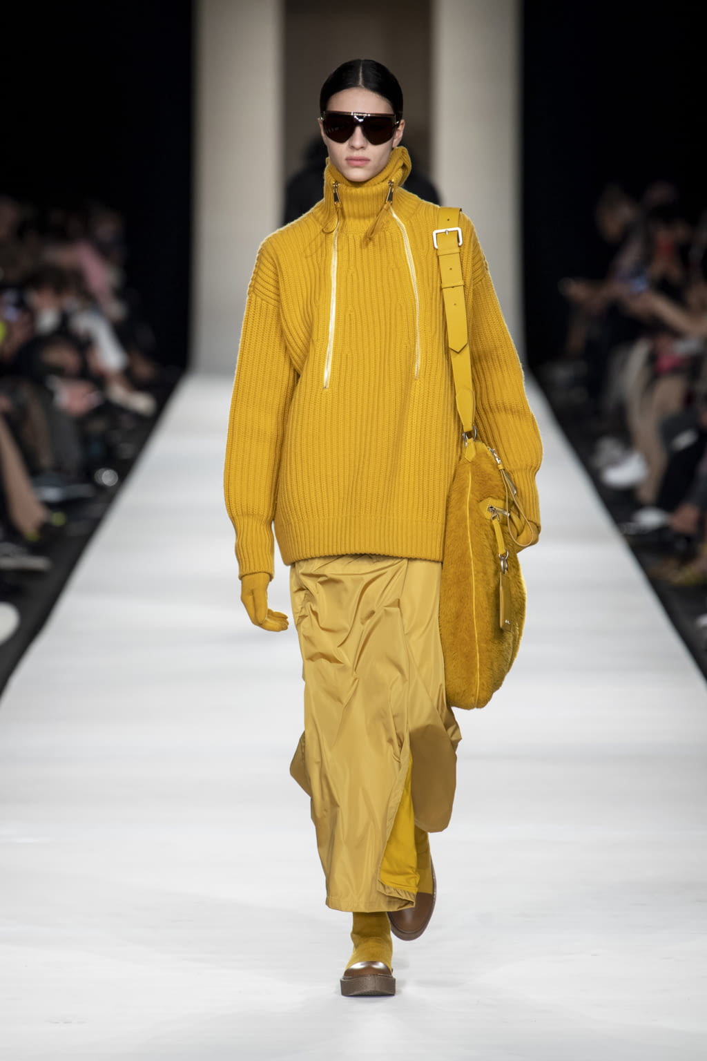 Fashion Week Milan Fall/Winter 2022 look 45 from the Max Mara collection womenswear