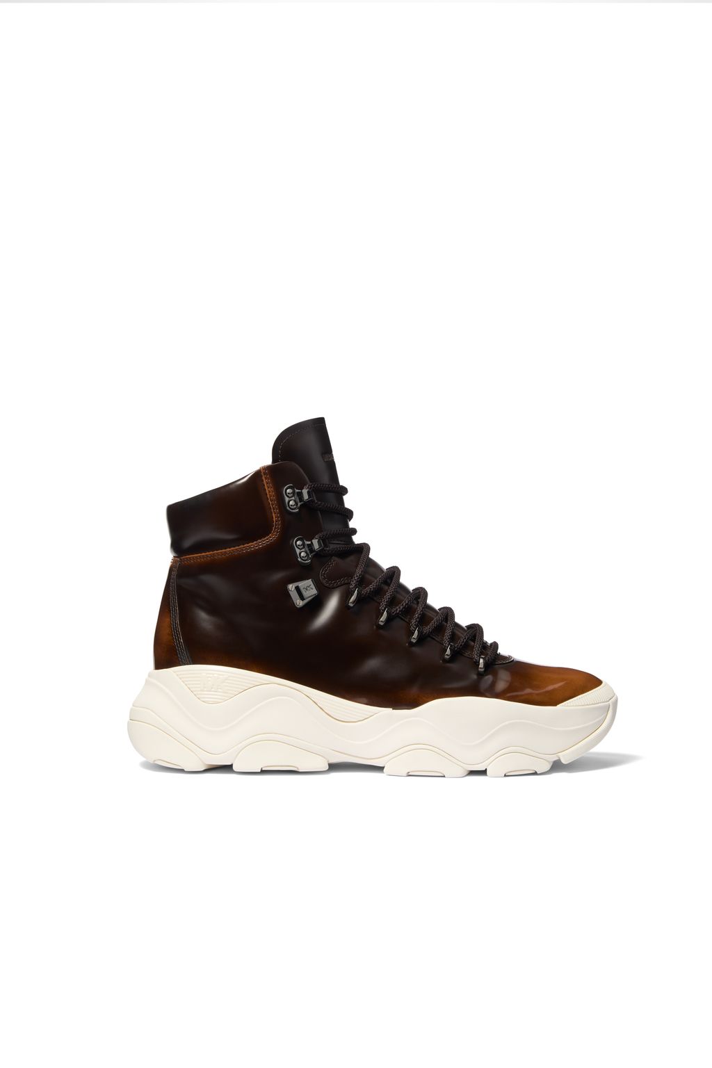 Fashion Week New York Fall/Winter 2024 look 19 from the Michael Kors Men collection menswear accessories