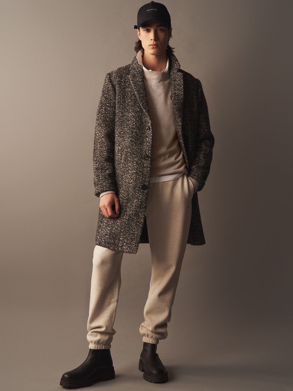 Fashion Week New York Fall/Winter 2024 look 32 from the Tommy Hilfiger collection menswear