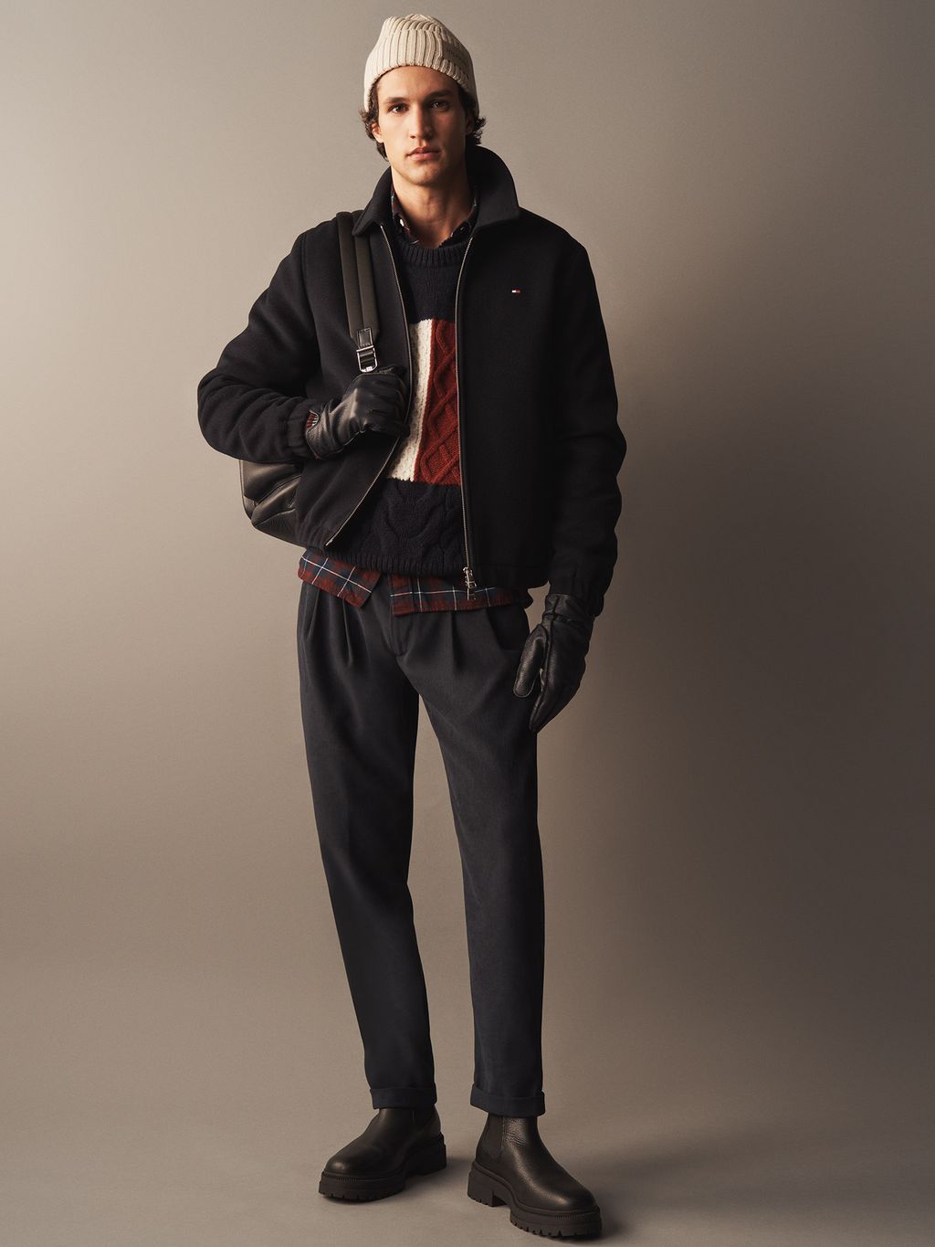Fashion Week New York Fall/Winter 2024 look 41 from the Tommy Hilfiger collection 男装