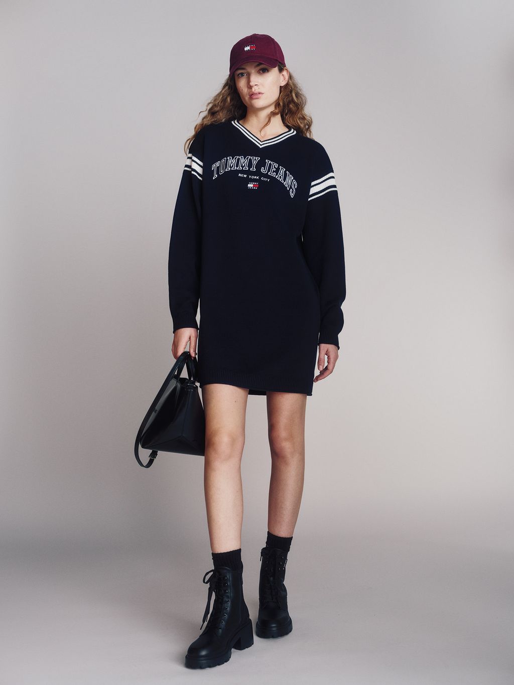 Fashion Week New York Fall/Winter 2024 look 11 from the Tommy Jeans collection womenswear