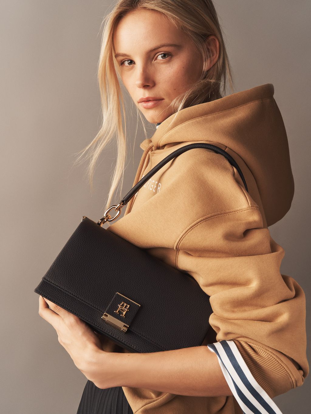 Fashion Week New York Fall/Winter 2024 look 66 from the Tommy Hilfiger collection womenswear