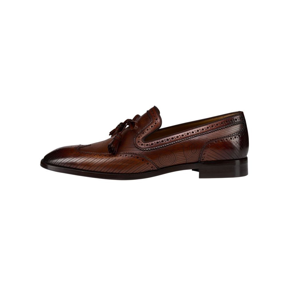 Fashion Week Paris Fall/Winter 2025 look 2 from the Christian Louboutin collection menswear accessories