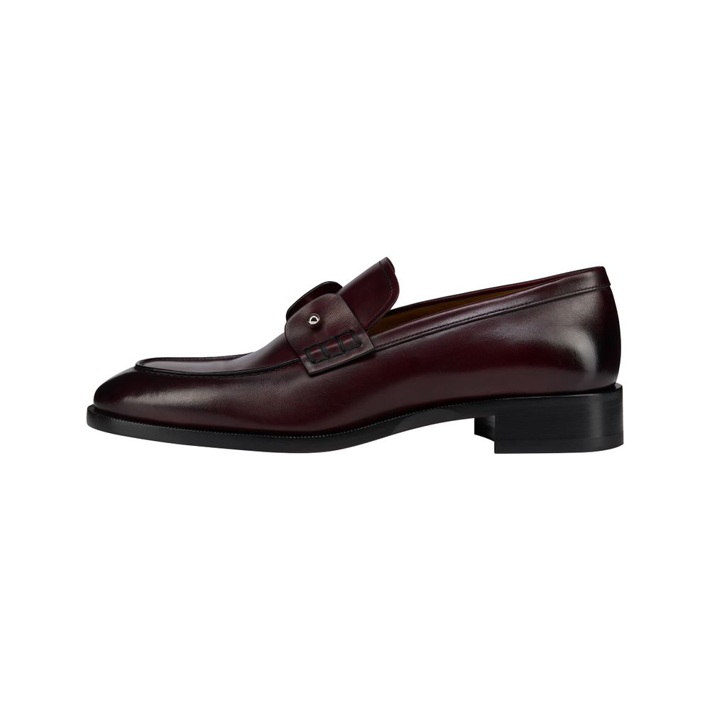 Fashion Week Paris Fall/Winter 2025 look 17 from the Christian Louboutin collection menswear accessories