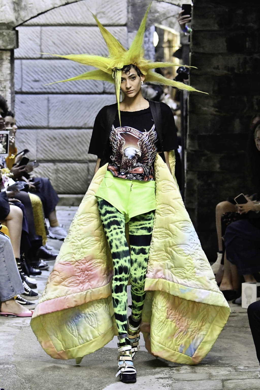 Fashion Week London Spring/Summer 2020 look 19 from the Fyodor Golan collection 女装