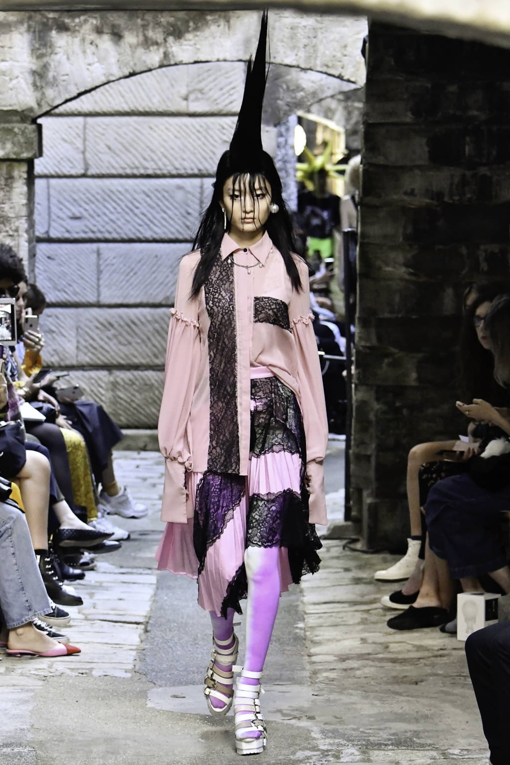 Fashion Week London Spring/Summer 2020 look 23 from the Fyodor Golan collection 女装