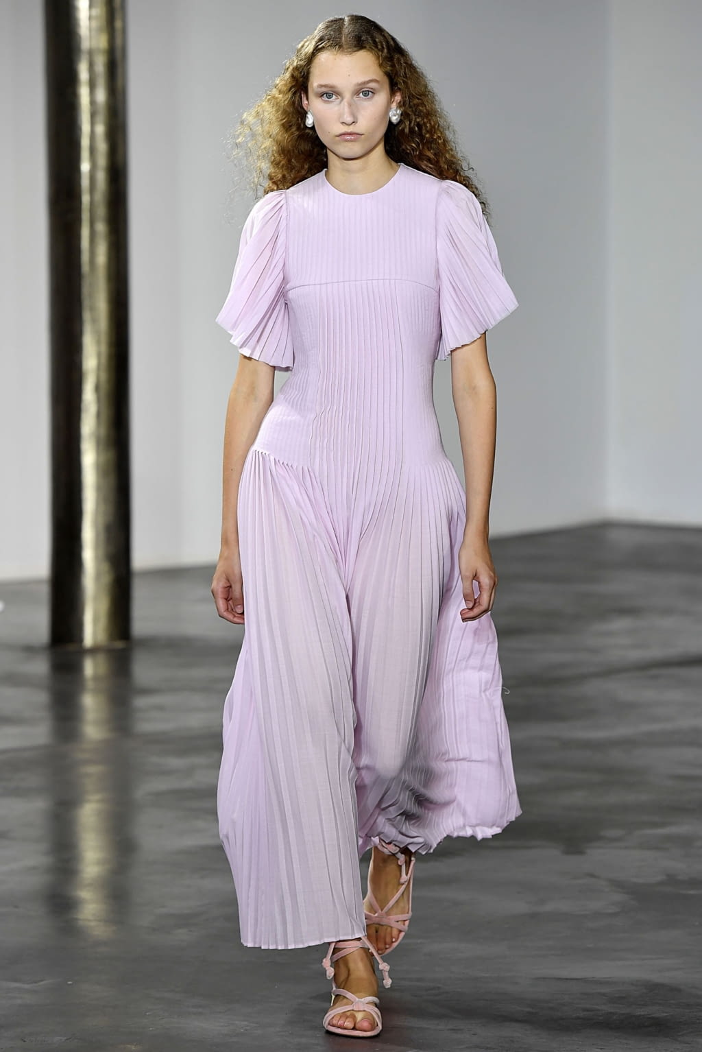 Fashion Week New York Spring/Summer 2019 look 17 from the Gabriela Hearst collection womenswear