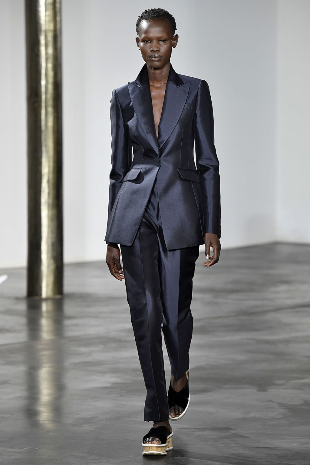Fashion Week New York Spring/Summer 2019 look 32 from the Gabriela Hearst collection 女装