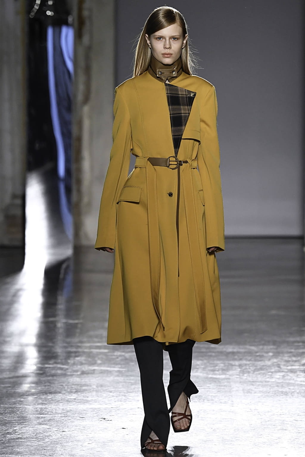 Fashion Week Milan Fall/Winter 2019 look 15 de la collection Gabriele Colangelo womenswear