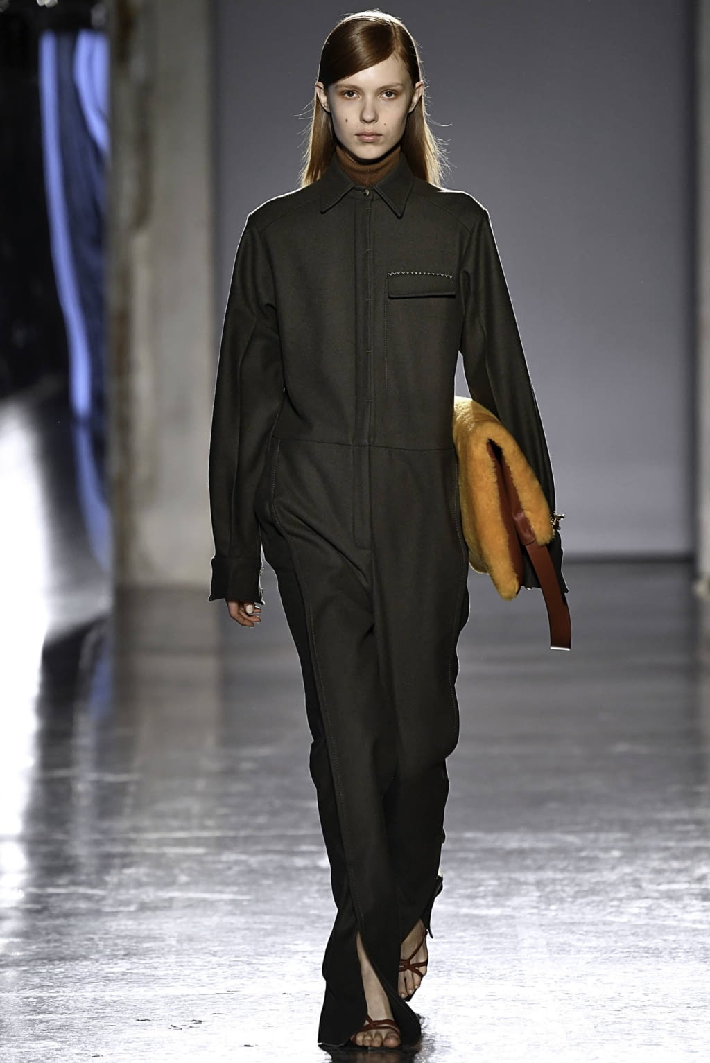 Fashion Week Milan Fall/Winter 2019 look 16 from the Gabriele Colangelo collection 女装