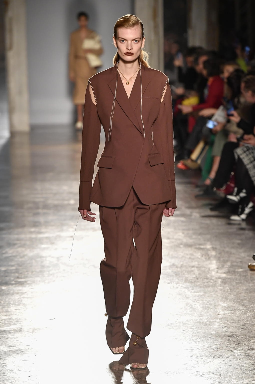 Fashion Week Milan Fall/Winter 2020 look 2 from the Gabriele Colangelo collection 女装
