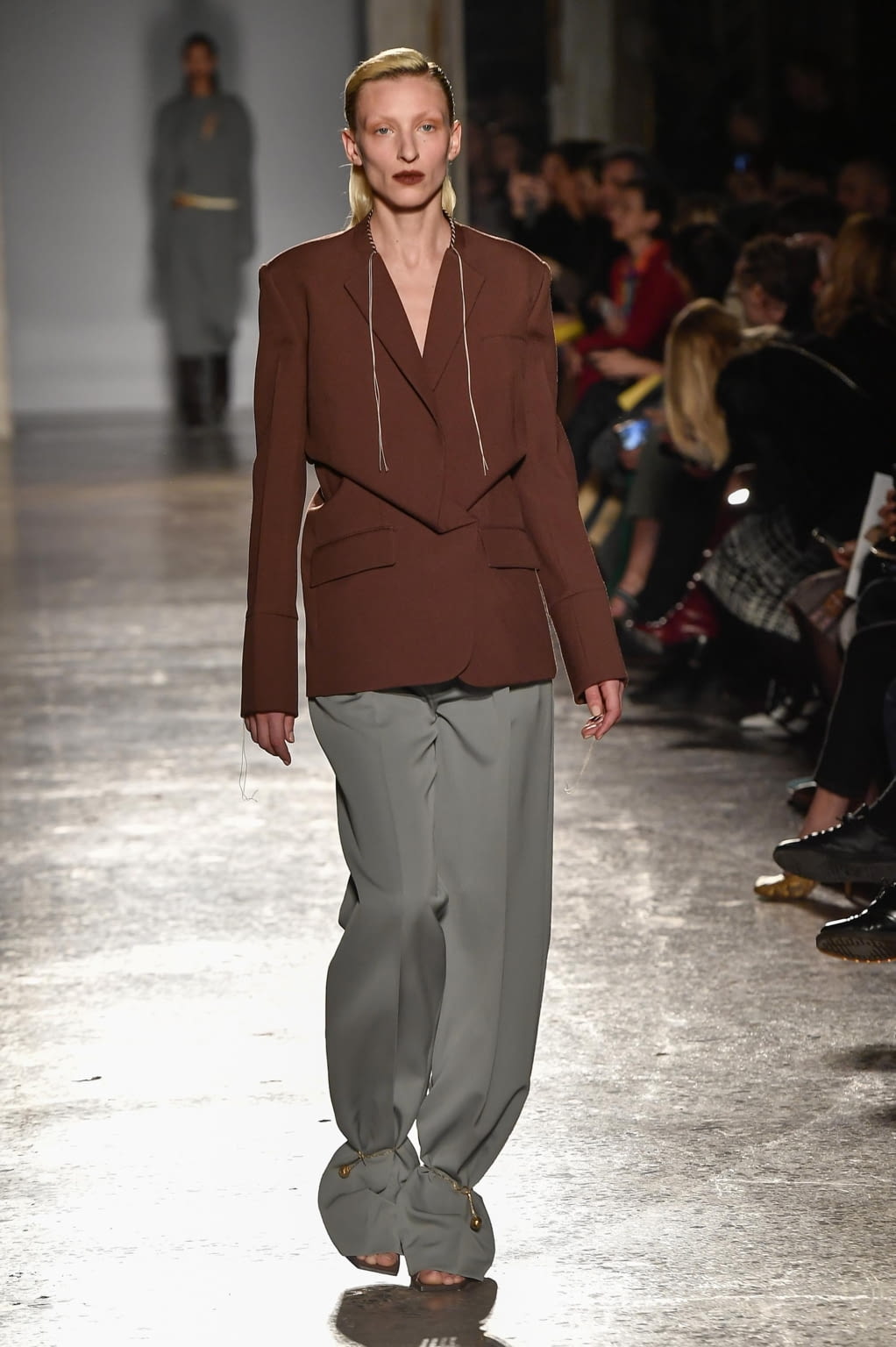 Fashion Week Milan Fall/Winter 2020 look 6 de la collection Gabriele Colangelo womenswear