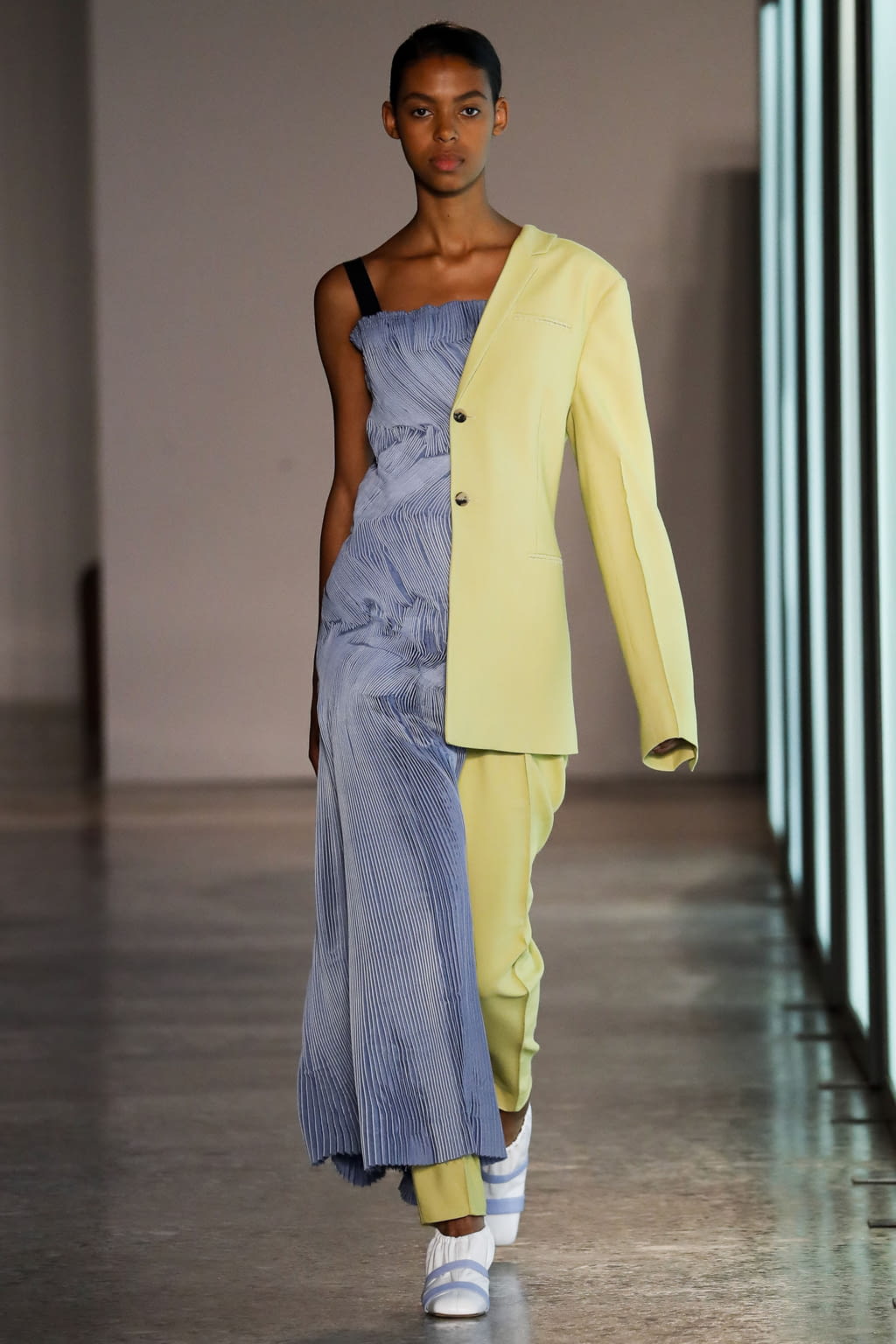 Fashion Week Milan Spring/Summer 2018 look 4 from the Gabriele Colangelo collection 女装