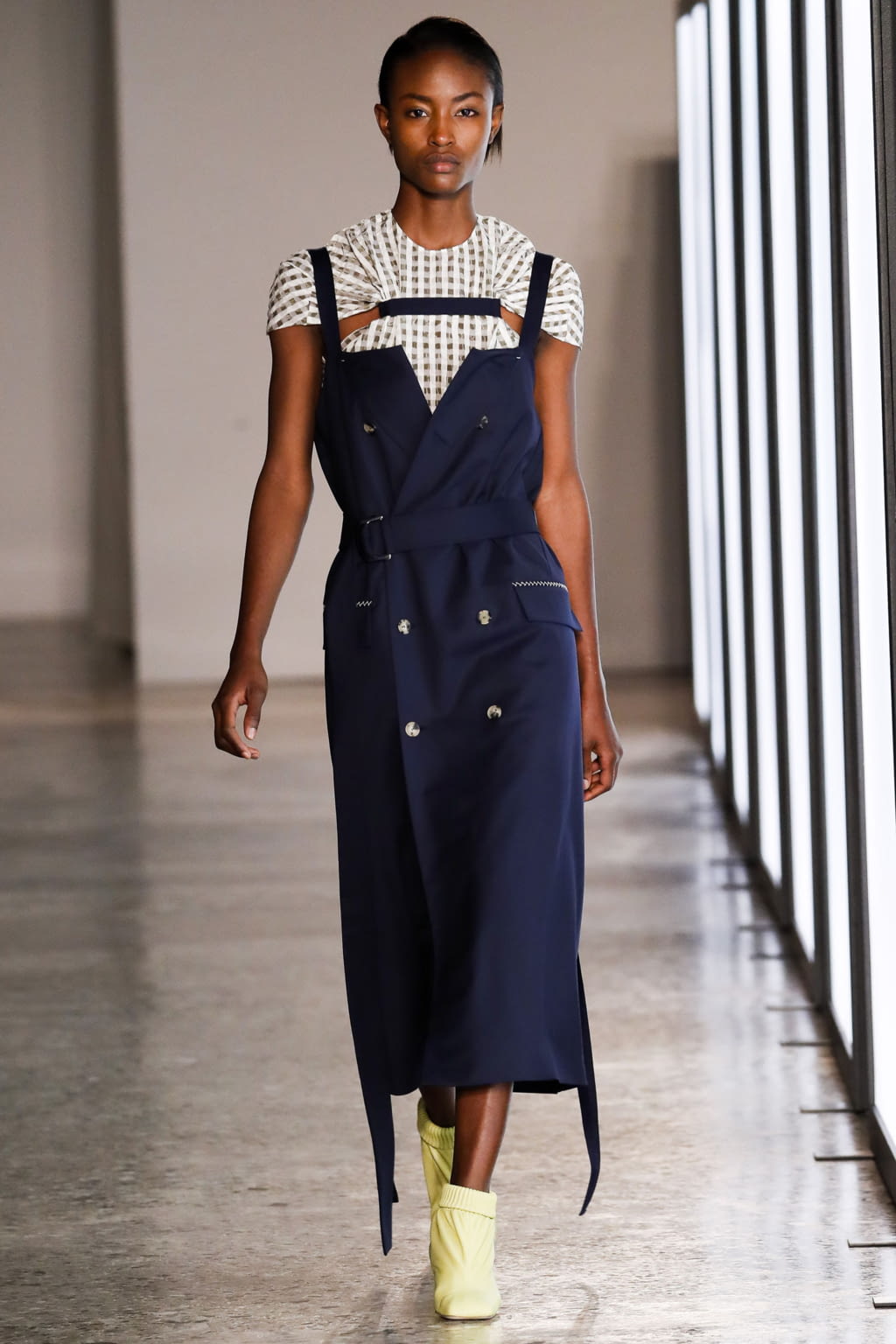 Fashion Week Milan Spring/Summer 2018 look 24 from the Gabriele Colangelo collection 女装