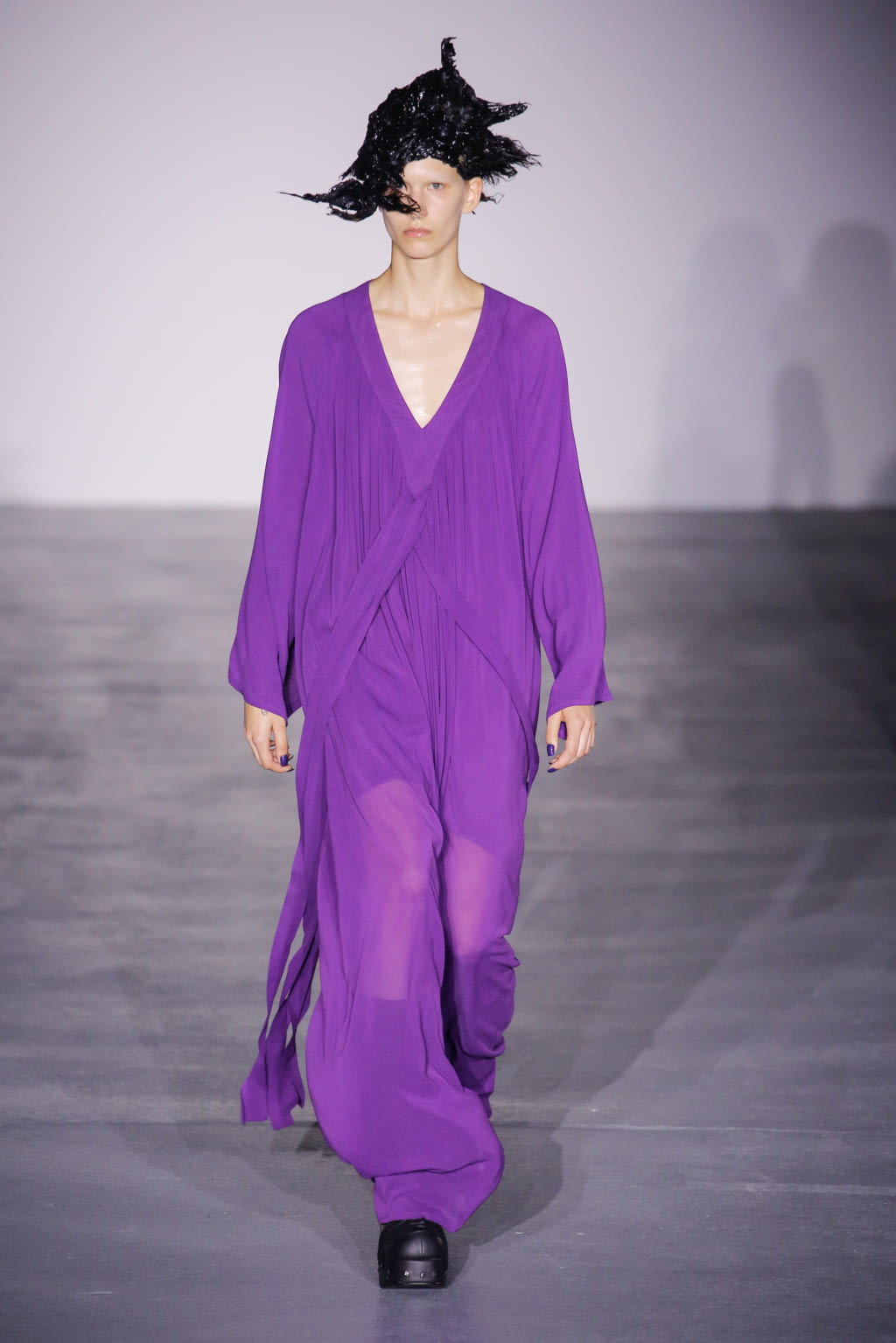 Fashion Week London Spring/Summer 2017 look 13 de la collection Gareth Pugh womenswear