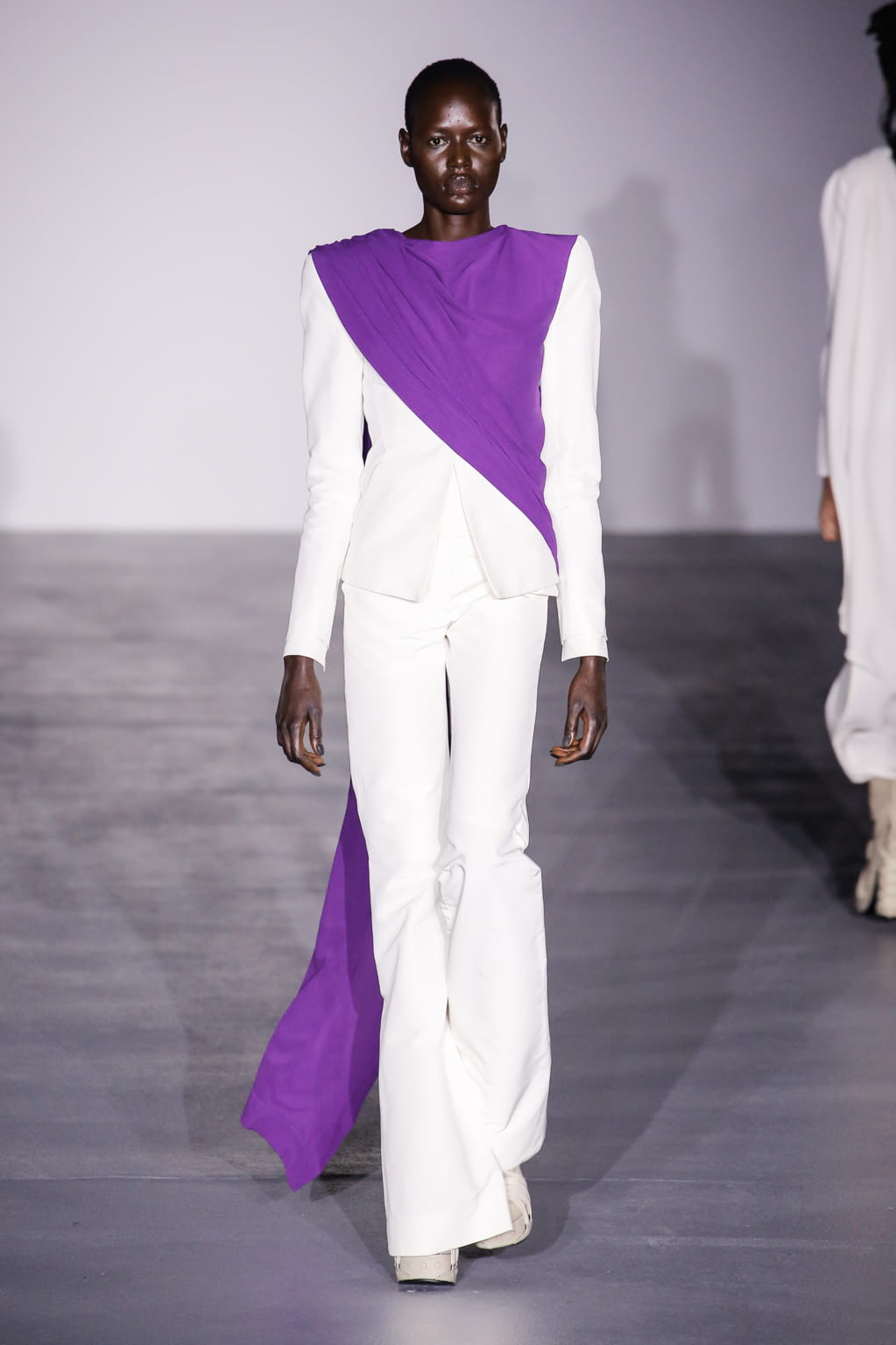 Fashion Week London Spring/Summer 2017 look 15 from the Gareth Pugh collection womenswear