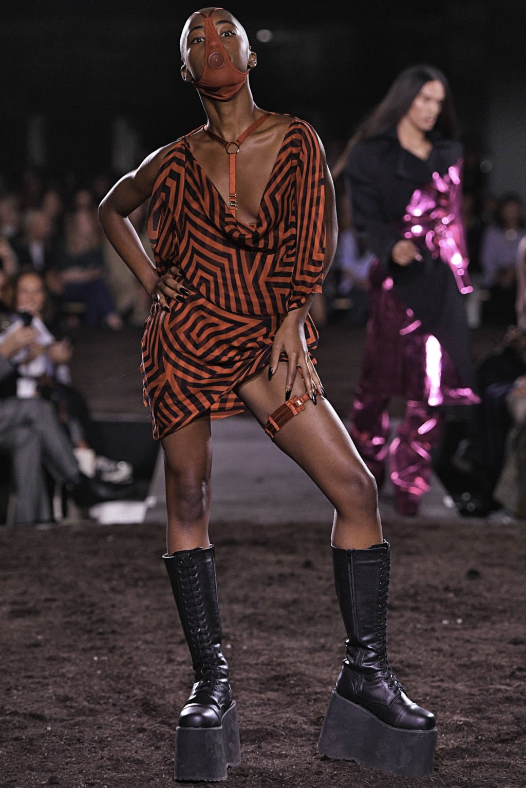 Fashion Week London Spring/Summer 2019 look 14 from the Gareth Pugh collection womenswear