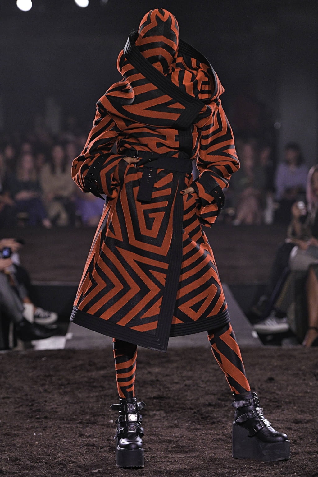 Fashion Week London Spring/Summer 2019 look 26 from the Gareth Pugh collection womenswear